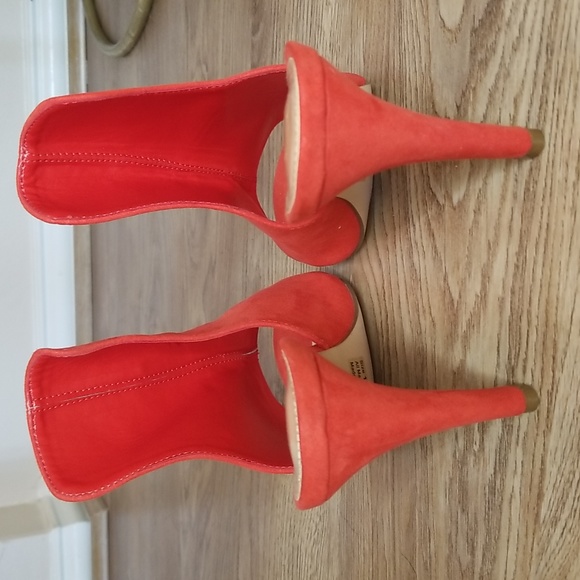 New York And Company Red Mule Heels - Picture 4 of 9